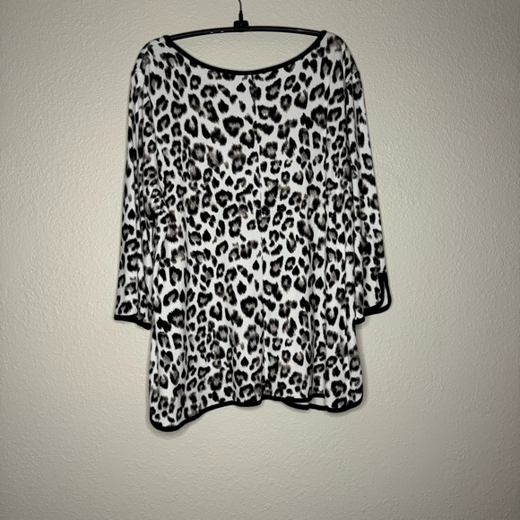 Chico’s Calm Leopard Torre Top. - Picture 5 of 5